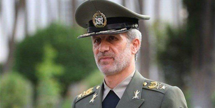 وزیر دفاع: دشمن امروز با یک ملت منسجم و آگاه مواجه است وزیر دفاع: دشمن امروز با یک ملت منسجم و مطلع روبرو است