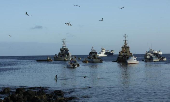 ناوگان ماهیگیری چینی در آبهای جزایر گالاپاگوس ، نگرانی درباره محیط زیست دریایی میراث جهانی یونسکو