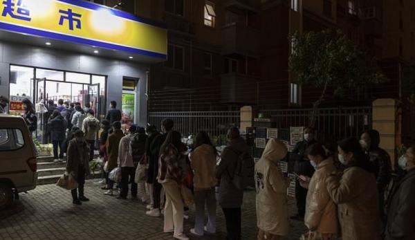 بخش بزرگی از شانگهای با آغاز آزمایش های گسترده کووید، 19 تورهای چین: بخش بزرگی از شانگهای با شروع آزمایش های گسترده کووید، 19 تعطیل شد