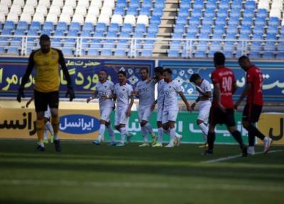 لیگ برتر فوتبال، فزونی فولاد مقابل نساجی در 45 دقیقه اول